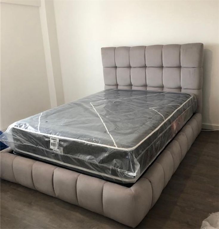 5x6 Chester Bed with Mattress