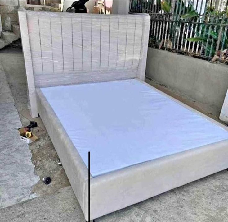 5x6 Cream Chester Wingback Bed