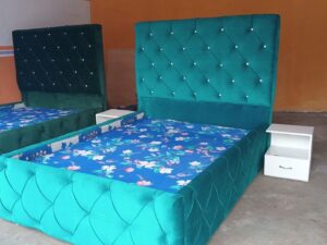 5x6 Emerald Crystal Tufted Bed