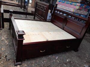5x6 Mahogany Ornate Bed