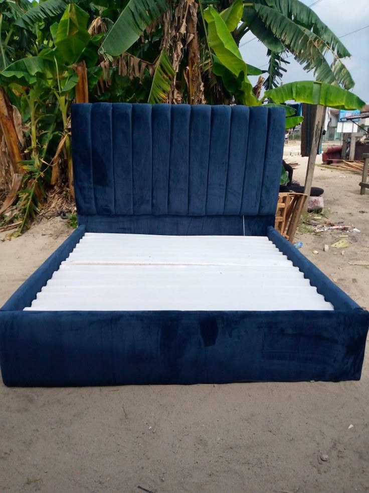 5x6 Navy Blue Trendy Chester Bed