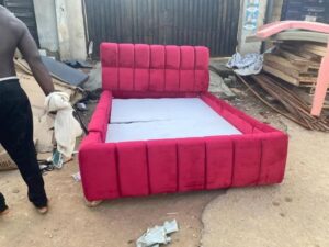 5x6 Red Ribbed Chester Bed
