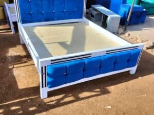5x6 White & Blue Tufted Mocket Bed