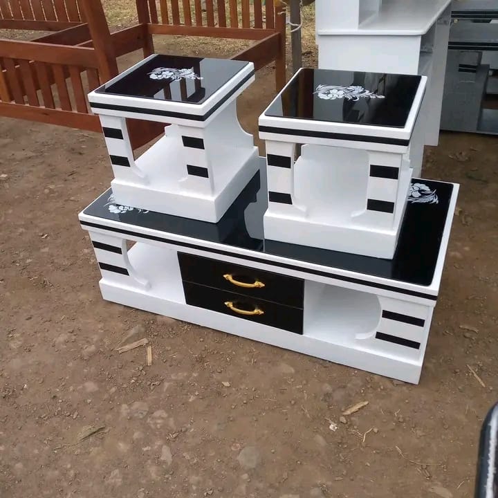 Black & White Coffee Table Set
