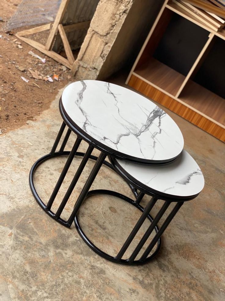 Carrara Round Nesting Tables