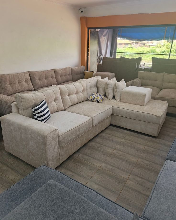 Oatmeal Tufted Grand Sectional